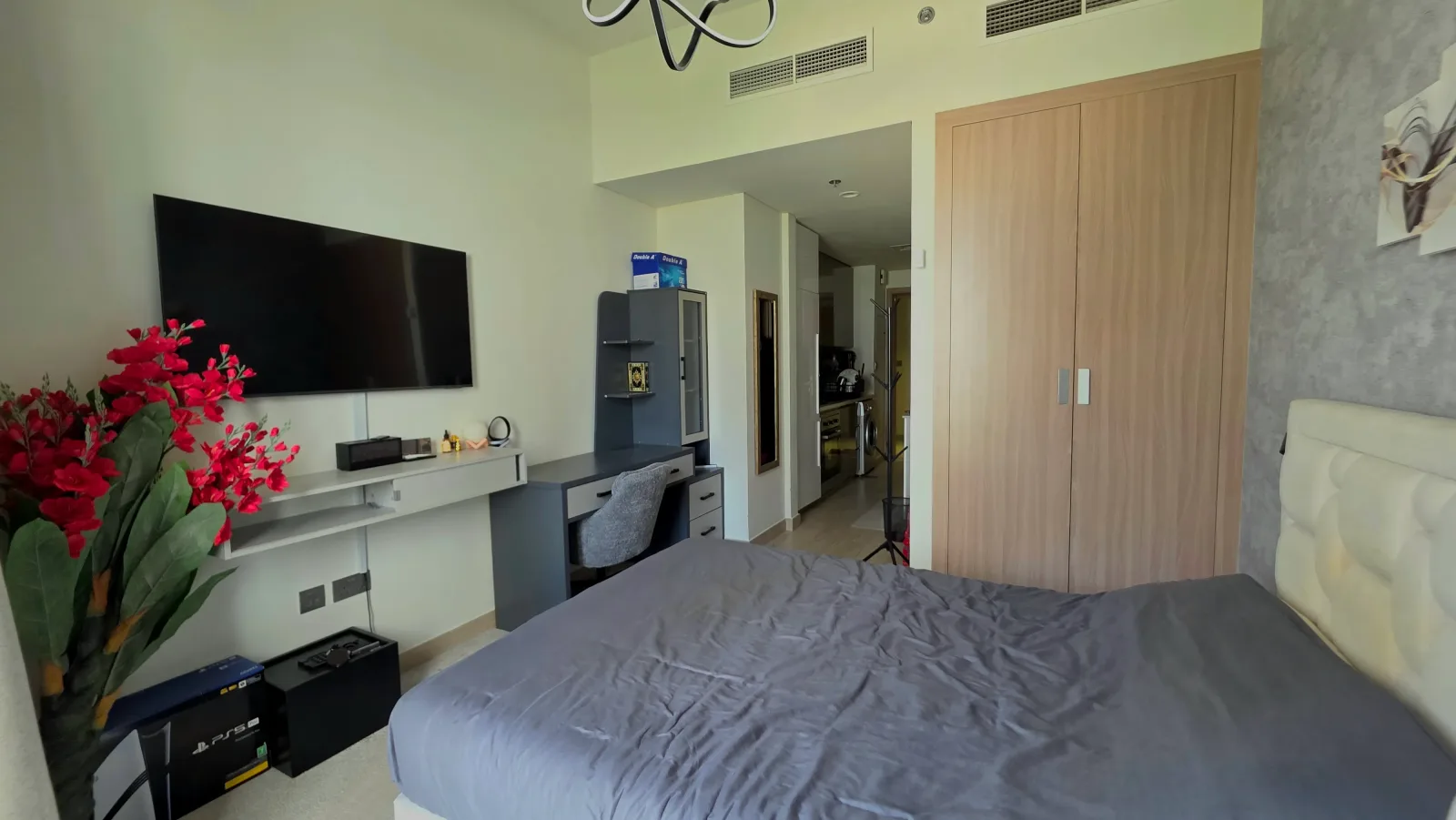 Fully Furnished | Flexible Cheques | Low Floor — 2