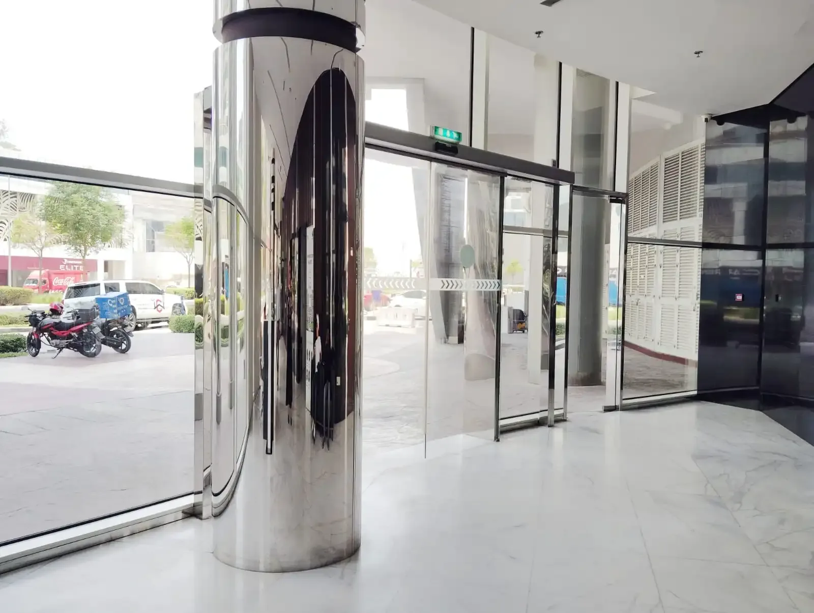 Best Price | Prime Location | High Floor — 4