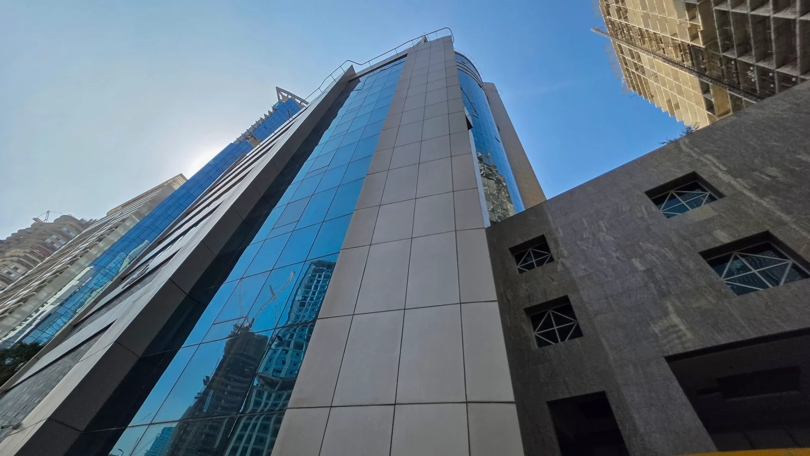 10M FOR FULL FLOOR OFFICE SPACE IN BUSINESS BAY | RENTED — 4